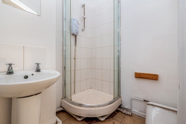 25 Coundon Road, Coventry, West Midlands,CV1 4AR 7