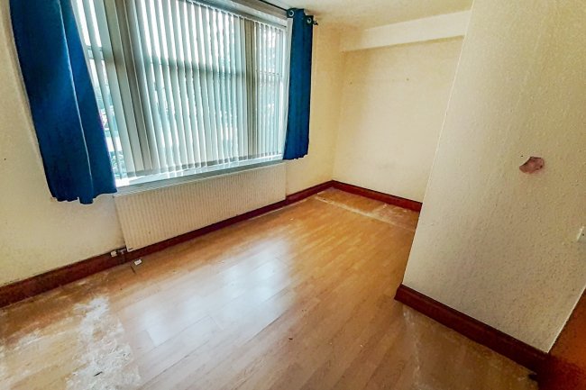 210a Oakworth Road, Keighley, West Yorkshire BD21 1QX
 3