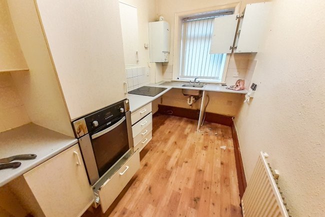 210a Oakworth Road, Keighley, West Yorkshire BD21 1QX
 3