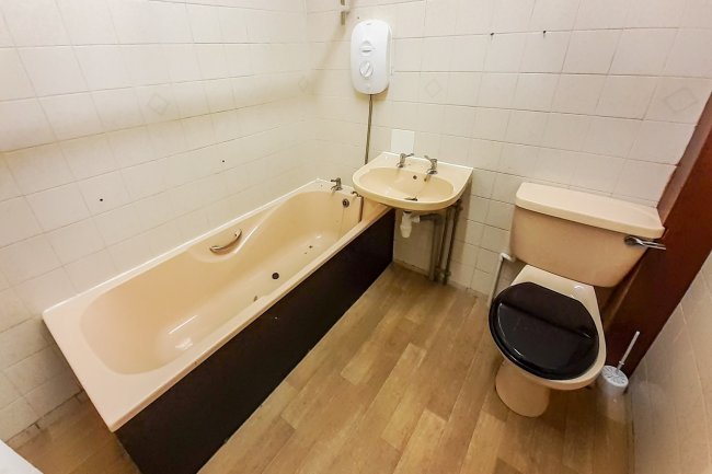 210a Oakworth Road, Keighley, West Yorkshire BD21 1QX
 3