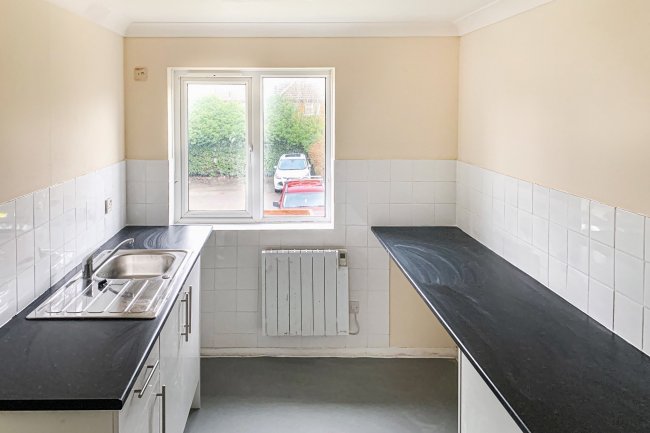 Flat 78, Wentworth Avenue, Slough, Berkshire SL2 2DH
 1