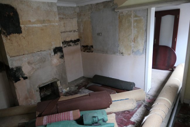 79 Common Lane, New Haw, near Addlestone, Surrey KT15 3LL
 7