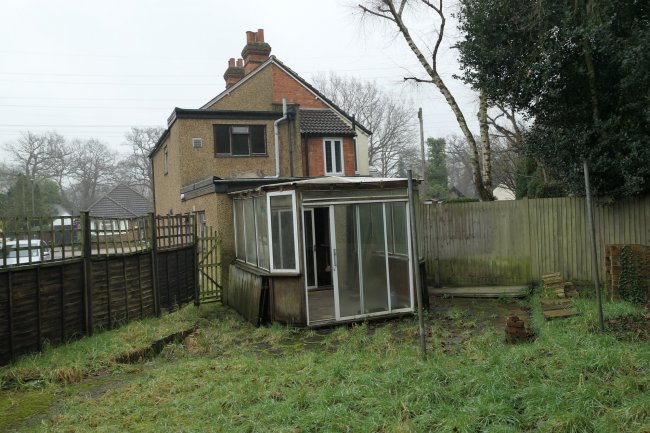 79 Common Lane, New Haw, near Addlestone, Surrey KT15 3LL
 7