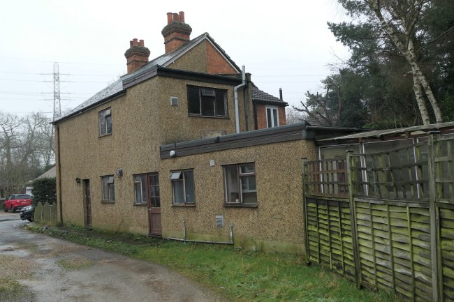 79 Common Lane, New Haw, near Addlestone, Surrey KT15 3LL
 7