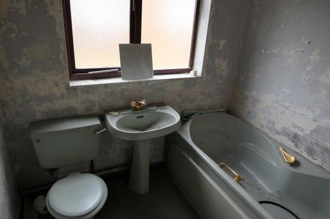 79 Common Lane, New Haw, near Addlestone, Surrey KT15 3LL
 7