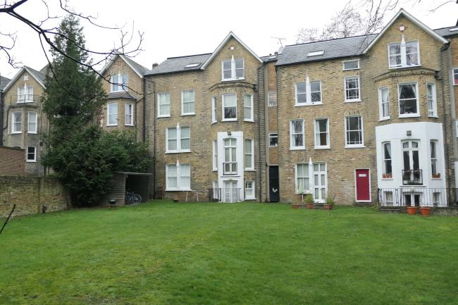 Flat 2, 17 Breakspears Road, Brockley, London SE4 1XW
 8
