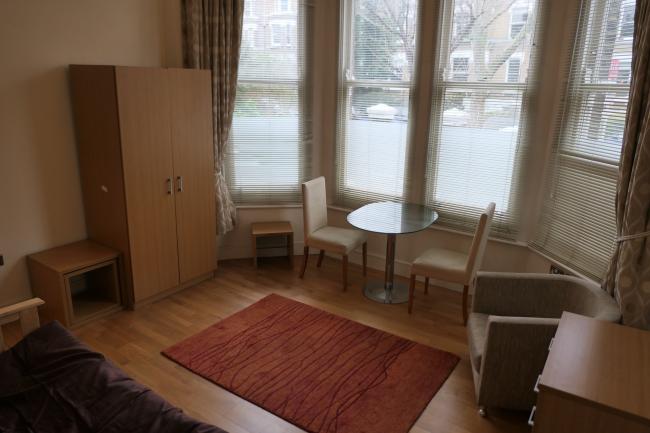 Flat 2, 17 Breakspears Road, Brockley, London SE4 1XW
 8