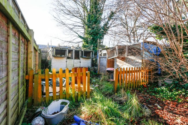 310 Plumstead Common Road, Plumstead, London SE18 2RT 2