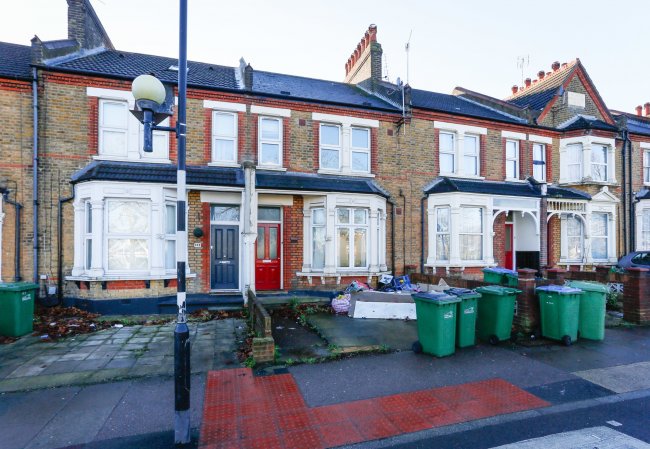 310 Plumstead Common Road, Plumstead, London SE18 2RT 2