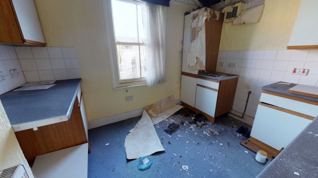 35 Waverley Crescent, Plumstead, London SE18 7QU 3