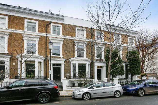 First Floor Flat, 2 Upper Addison Gardens, Holland Park, London W14 8AL
 3