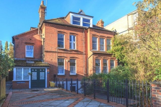 Morriss House 23 Coolhurst Road, London N8 8EP
 1