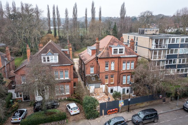 Morriss House 23 Coolhurst Road, London N8 8EP
 1