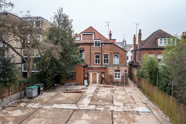 Morriss House 23 Coolhurst Road, London N8 8EP
 1