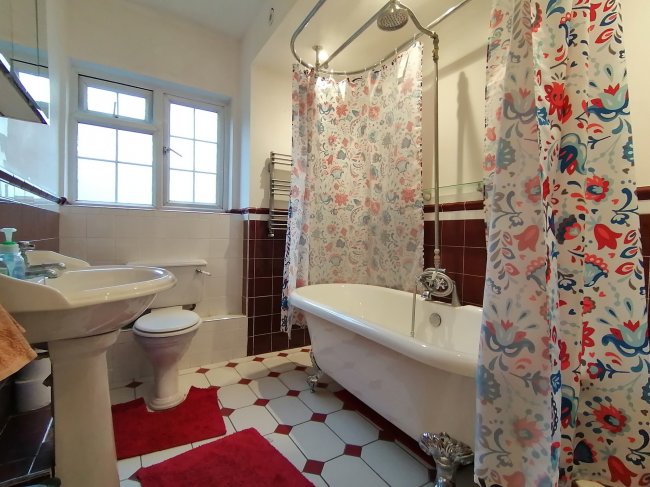 41 Herga Court, Sudbury Hill, Harrow, Middlesex HA1 3RT
 6