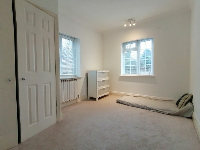 41 Herga Court, Sudbury Hill, Harrow, Middlesex HA1 3RT
 6