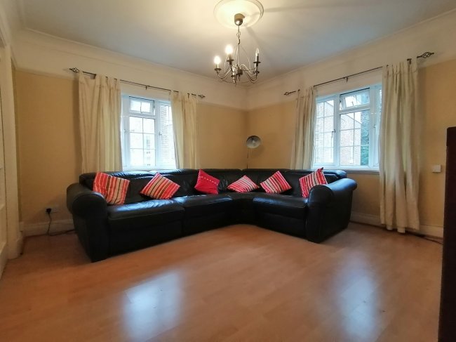 41 Herga Court, Sudbury Hill, Harrow, Middlesex HA1 3RT
 6