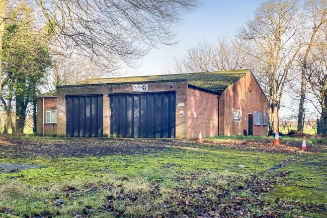 955 New Chester Road, Bromborough, Wirral CH62 6AS
 1