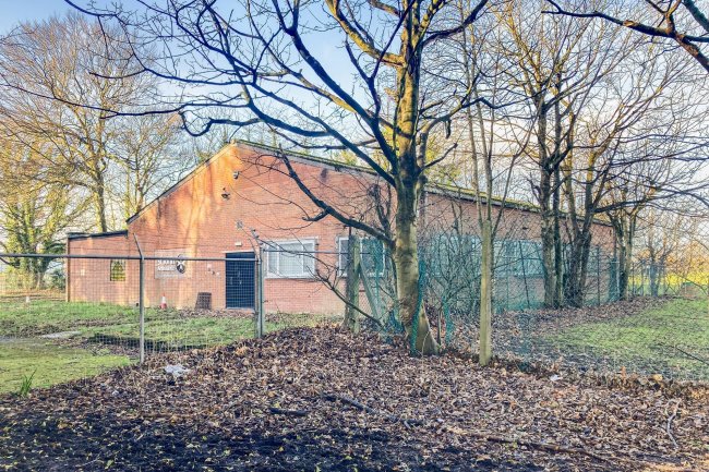 955 New Chester Road, Bromborough, Wirral CH62 6AS
 1