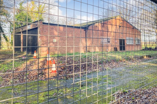 955 New Chester Road, Bromborough, Wirral CH62 6AS
 1