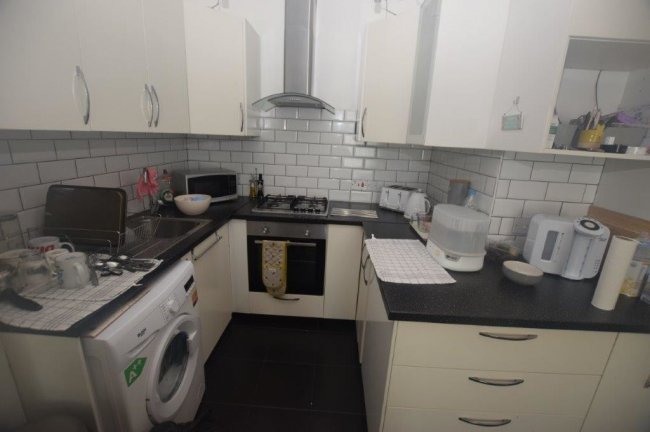 Flat 2 Abergeldie House, Marina, Bexhill-On-Sea, East Sussex TN40 1DD
 2