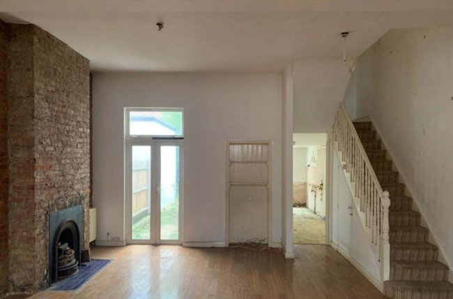 547 Old York Road, Wandsworth, London SW18 1TQ
 2