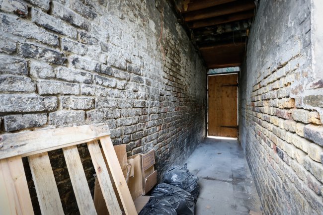 300 Barking Road, London, E13 8HL 1