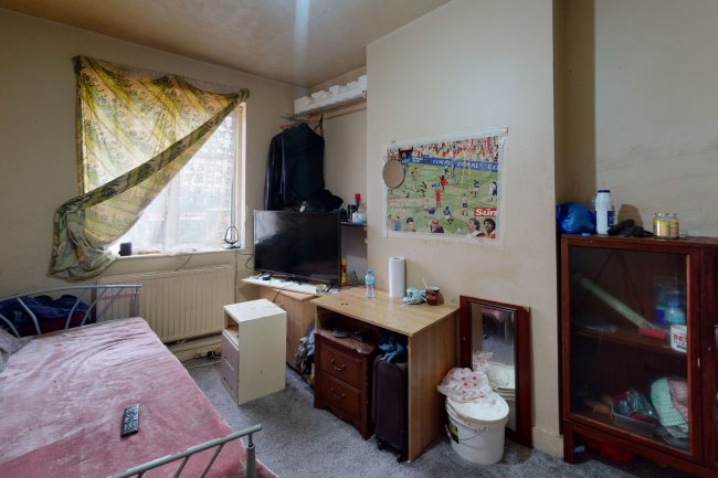 300 Barking Road, London, E13 8HL 1