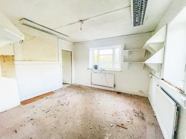 The Lodge, Charters, Charters Road, Ascot, Berkshire SL5 9QZ
 6