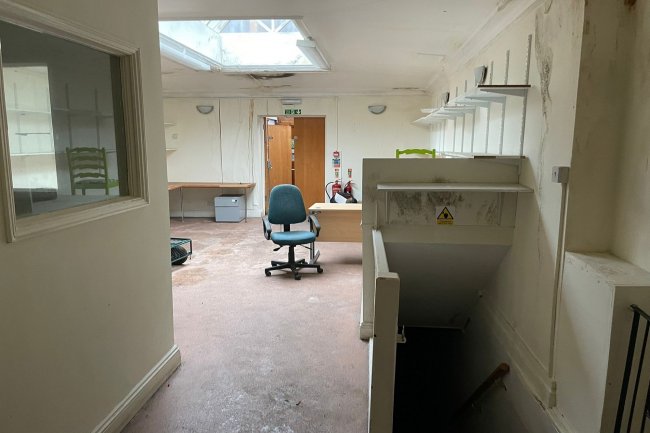 Building rear of 178 Garratt Lane, Earlsfield, London SW18 4ED 5