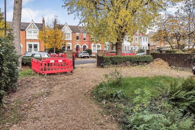 14 Sutherland Road, West Ealing, London,W13 0DT  6