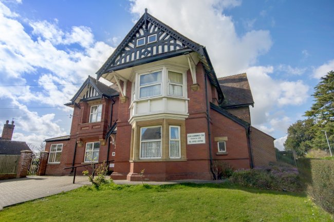 63 The Park, Yeovil, Somerset BA20 1DF 4