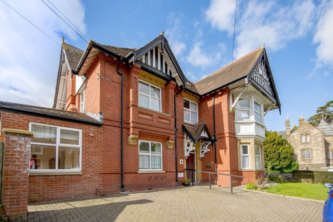 63 The Park, Yeovil, Somerset BA20 1DF 4