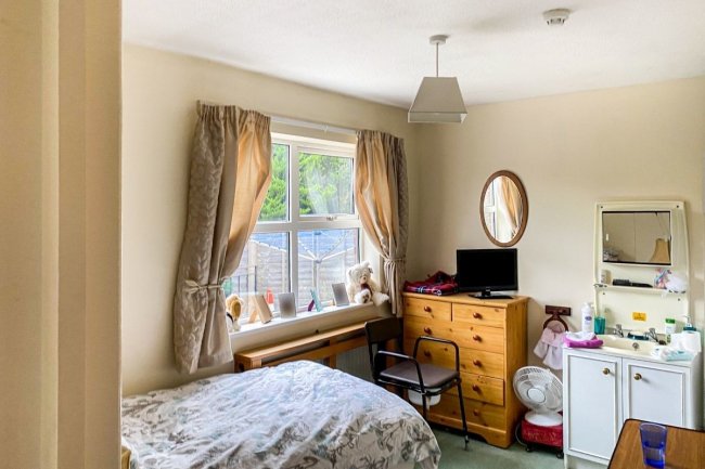 63 The Park, Yeovil, Somerset BA20 1DF 4