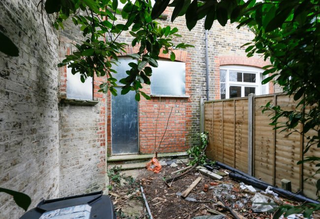 53 Killieser Avenue, Streatham, London, SW2 4NX
 1