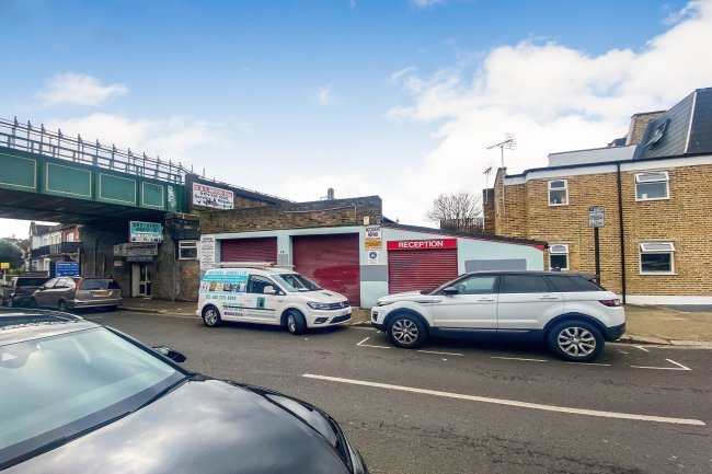 19 Grimston Road, Fulham, London SW6 3QR
 10