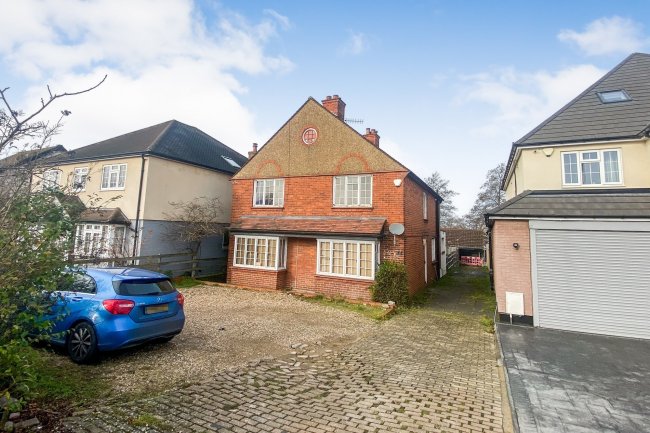 East Lodge, 117 East Street, Epsom, Surrey KT17 1EJ
 2