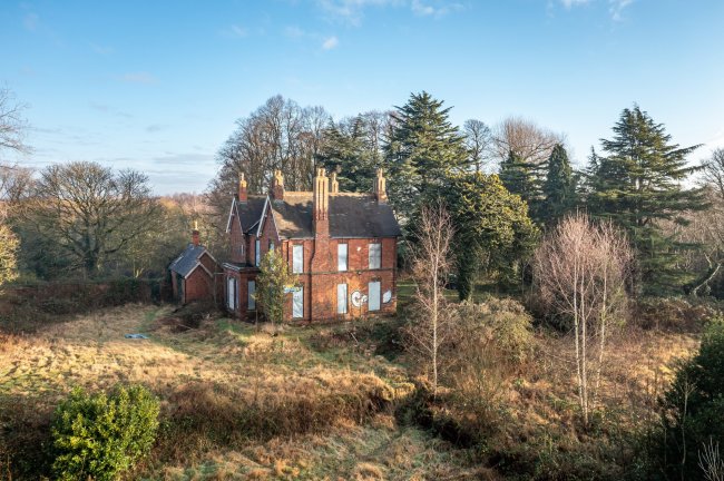 Highfield House, Station Road, Ibstock, Leicestershire LE67 6JJ
 4