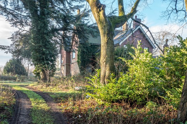 Highfield House, Station Road, Ibstock, Leicestershire LE67 6JJ
 4