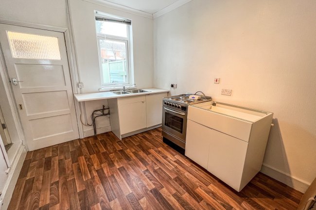 65 Piccadilly, Nottingham, Nottinghamshire, NG6 9FG
 8