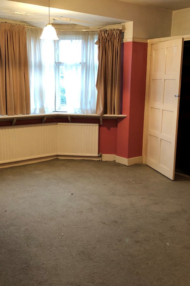 10 Bromley Common, Bromley, Kent BR2 9PD
 7