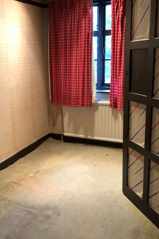 10 Bromley Common, Bromley, Kent BR2 9PD
 7