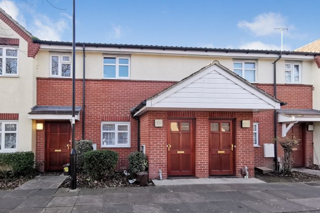 11 Marshside Close, Edmonton, London N9 8LQ
 7