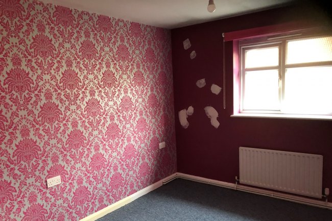 11 Marshside Close, Edmonton, London N9 8LQ
 7