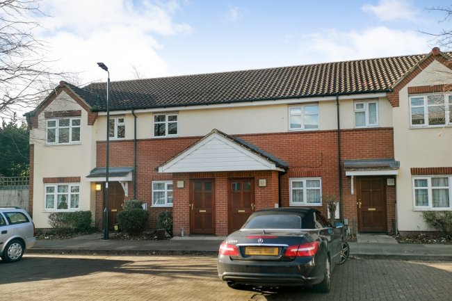 11 Marshside Close, Edmonton, London N9 8LQ
 7