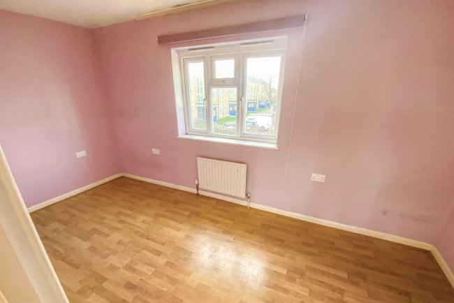 4 Devonshire Road, Edmonton, London N9 8LU
 8