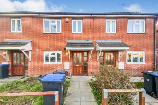 4 Devonshire Road, Edmonton, London N9 8LU
 8