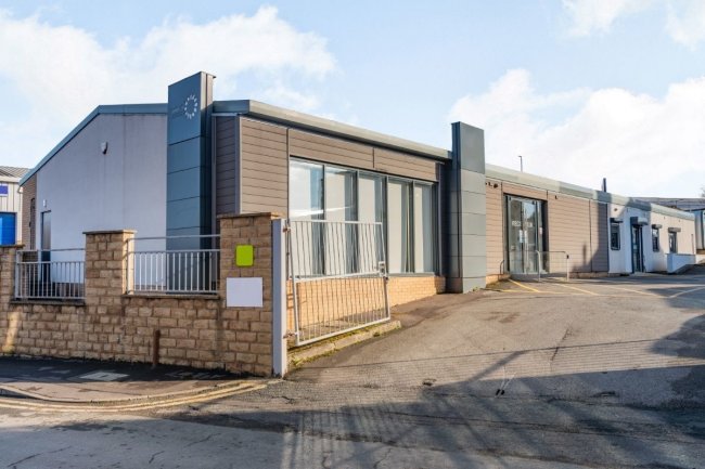 2 Arthur Street, Stanningley, Leeds LS28 6JY
 4