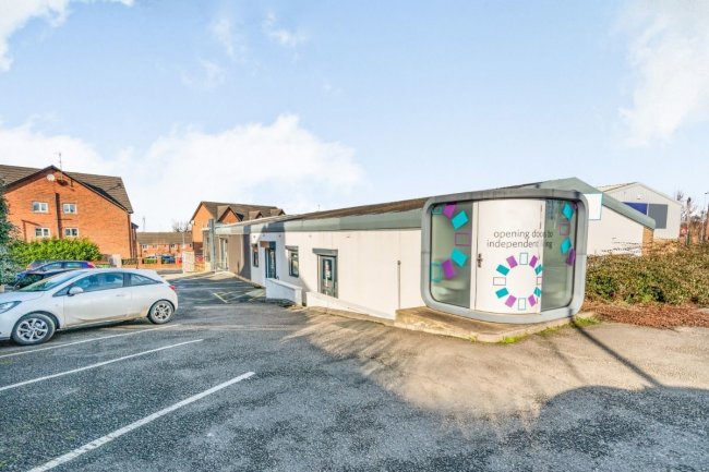 2 Arthur Street, Stanningley, Leeds LS28 6JY
 4