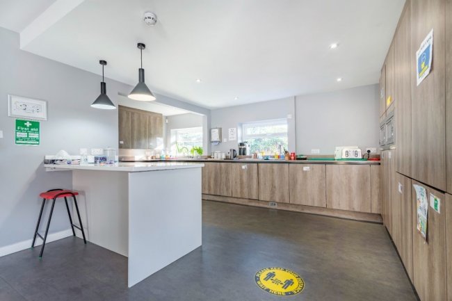 2 Arthur Street, Stanningley, Leeds LS28 6JY
 4